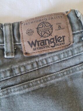 Green Faded Jean Wrangler Shorts Womens Size 34
